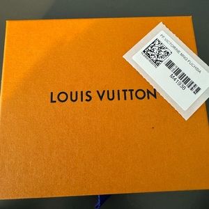 Louis Vuitton Victorine wallet- Fuchsia